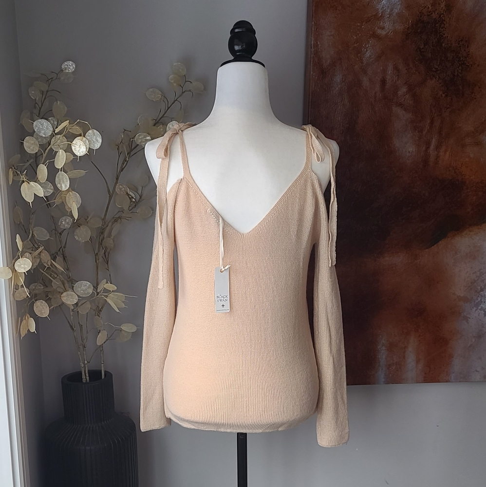 Nwt black swan cold shoulder sweater - Picture 5 of 7